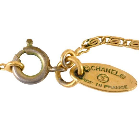 CHANEL Green Logo Necklace - Picture 6 of 6